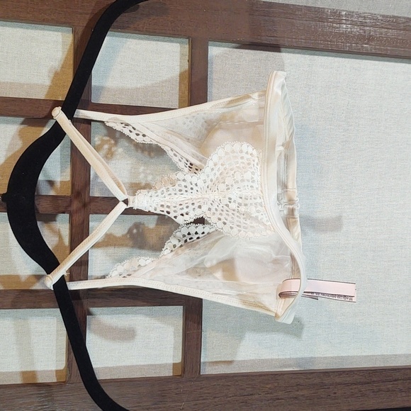 Victoria's Secret Lace Bralette White Sz XS - Picture 4 of 7